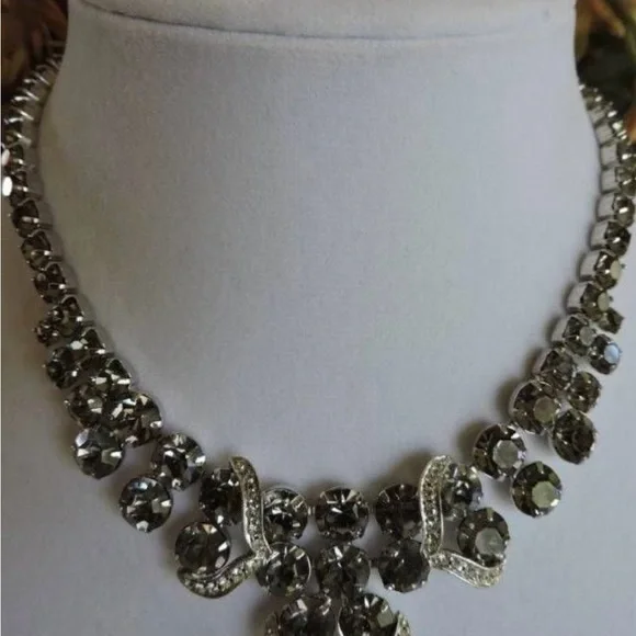 Weiss smoked crystal necklace and clip earrings - Picture 2 of 11